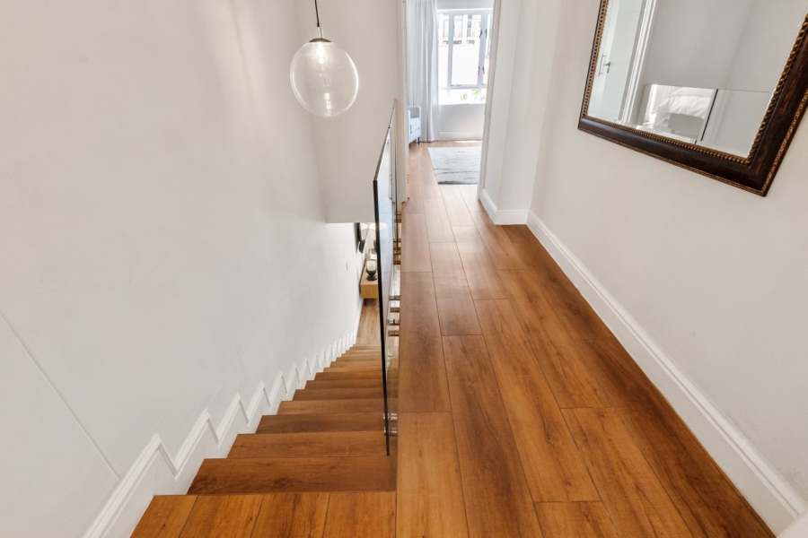 2 Bedroom Property for Sale in Sea Point Western Cape